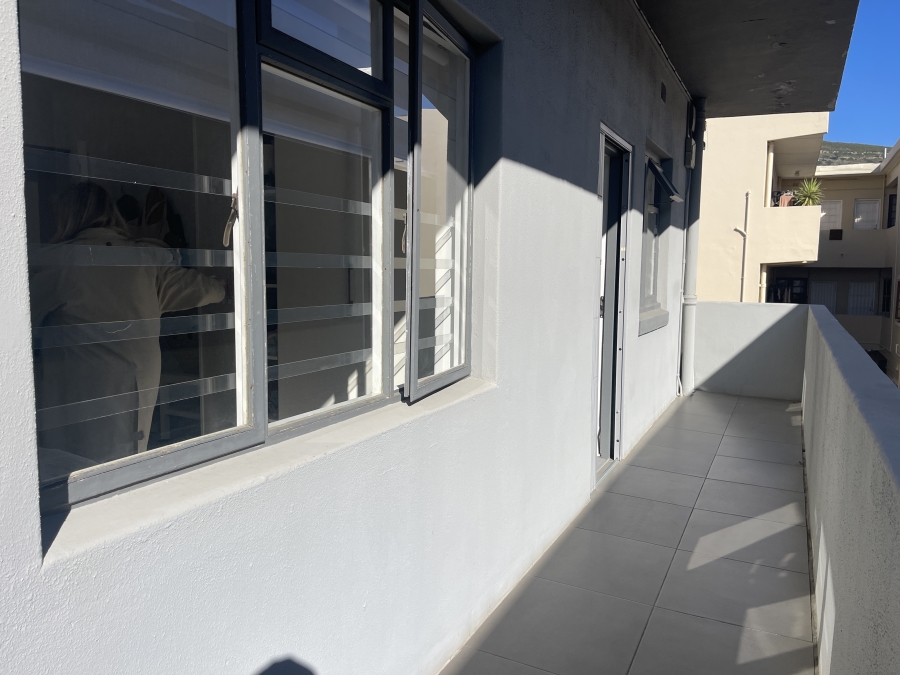 2 Bedroom Property for Sale in Gardens Western Cape